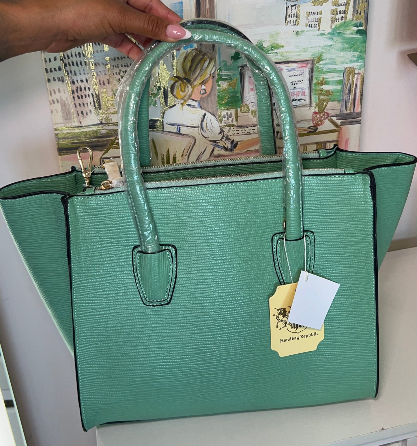 THE STRUCTURED GREEN HANDBAG